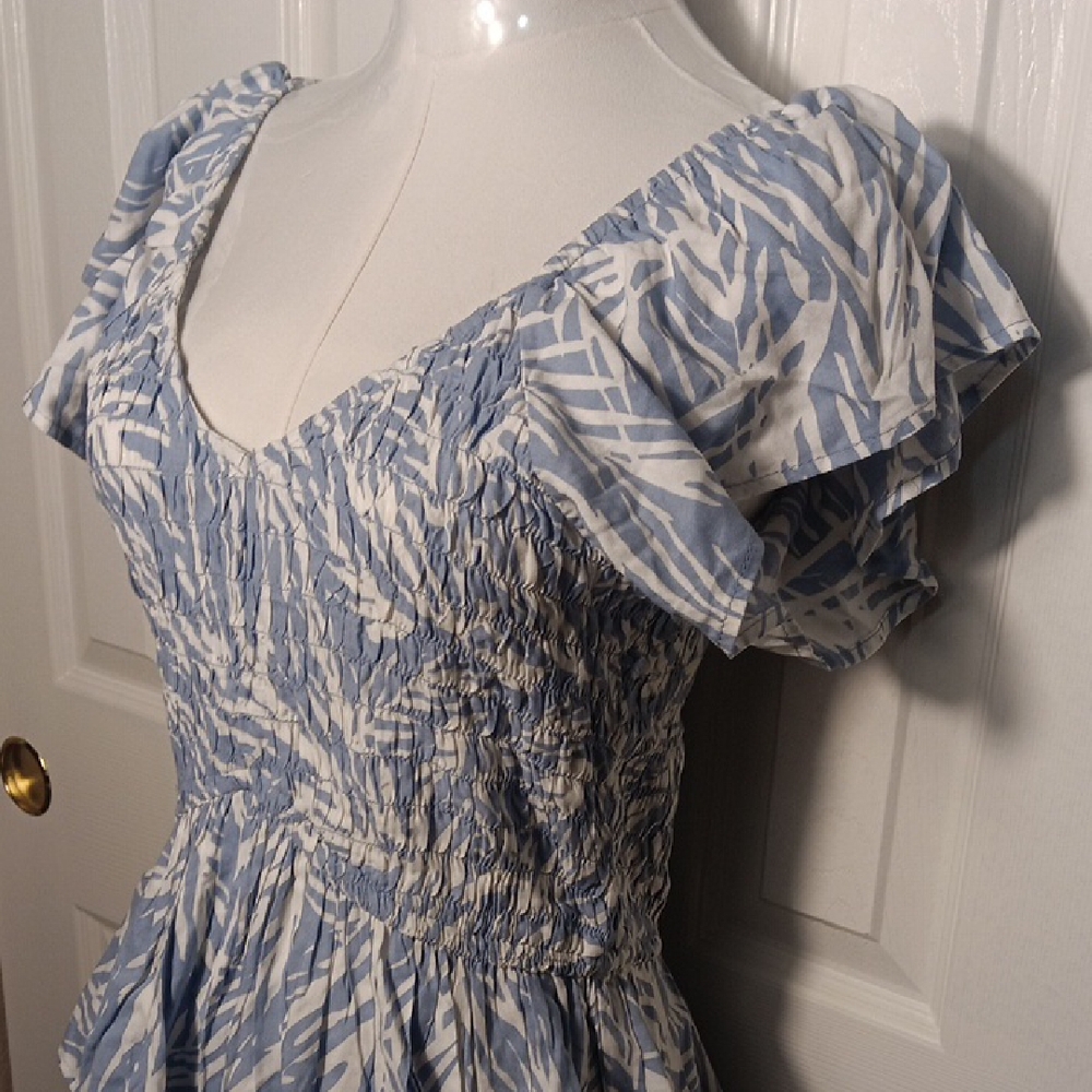 Jopna Blue & White Tropical Smocked Peplum Blouse with Ruffle Sleeves - Picture 3 of 7
